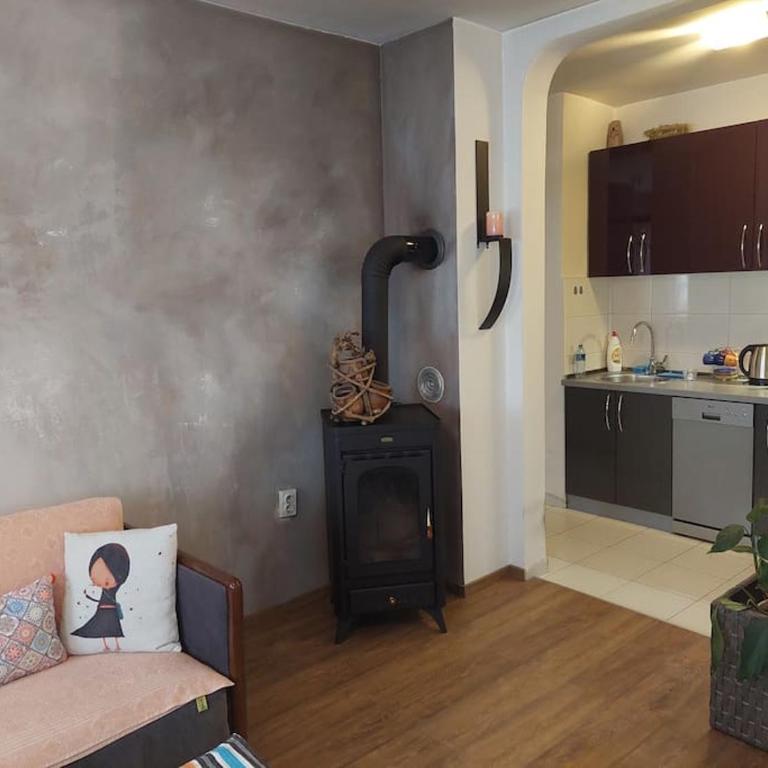 Modern 1-bedroom condo with free parking & fast WiFi - One-Bedroom Apartment - 16