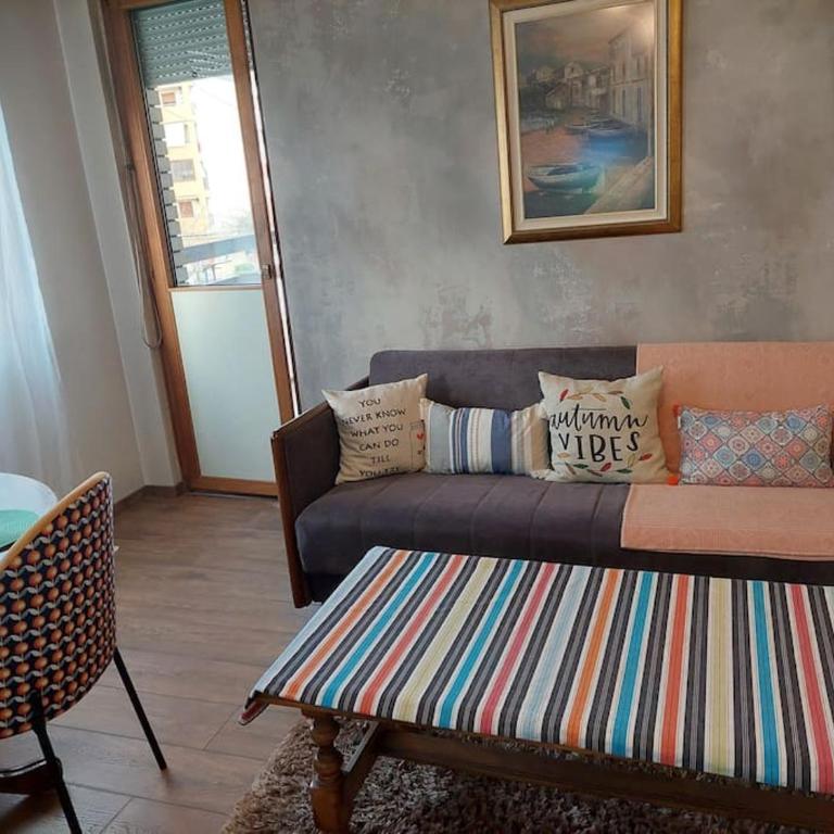 Modern 1-bedroom condo with free parking & fast WiFi - One-Bedroom Apartment - 21