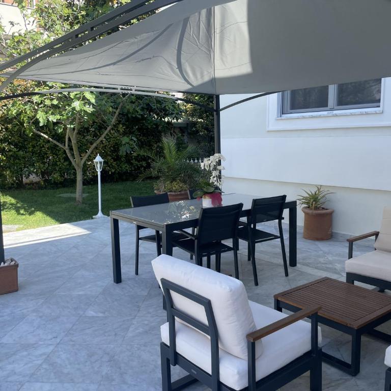 Villa Bianca a few steps by the sea with exclusive garden & jacuzzi - Apartment - 26
