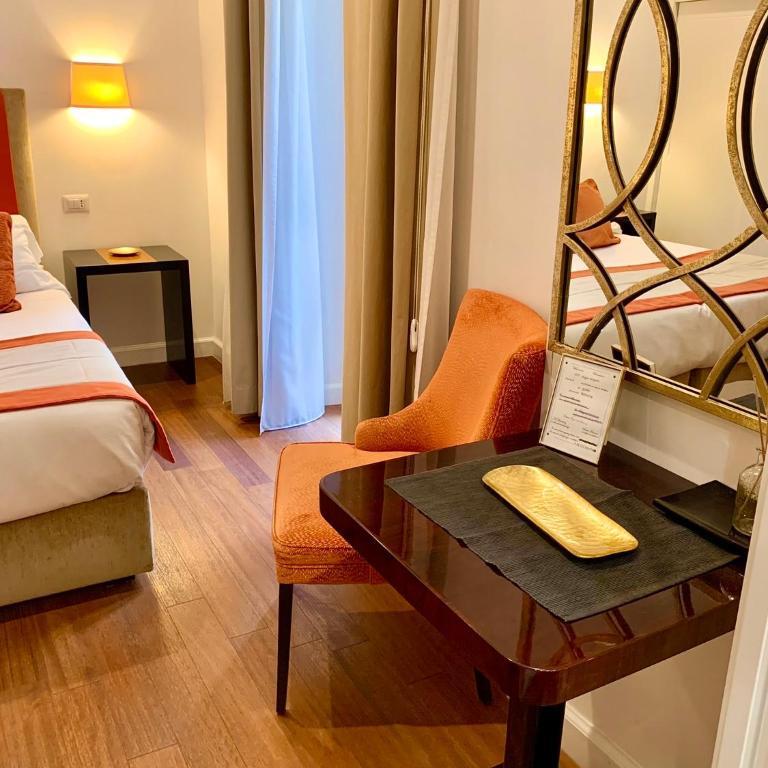 900 Piazza del Popolo - Triple Room with Balcony - 2