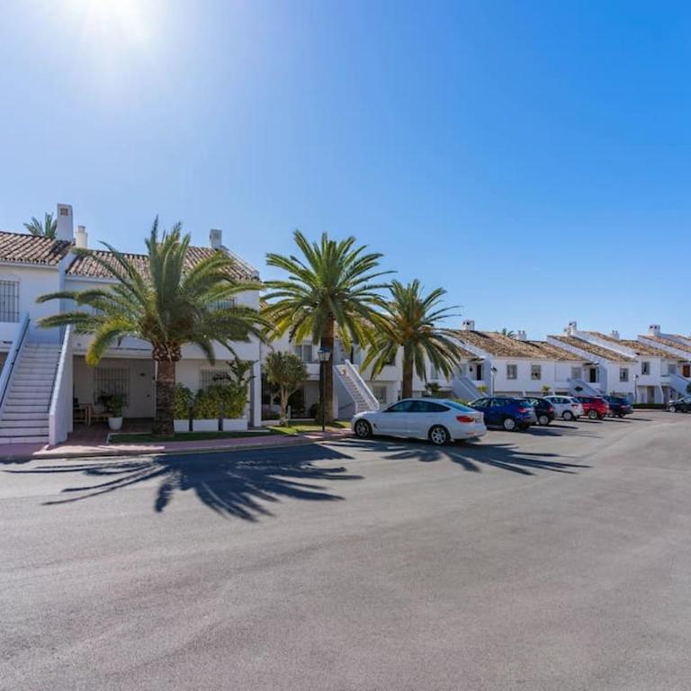 Central apartment in Nueva Andalucia with an amazing view - One-Bedroom Apartment - 14