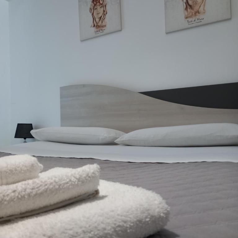 Momenti e Monumenti - Two-Bedroom House - 29