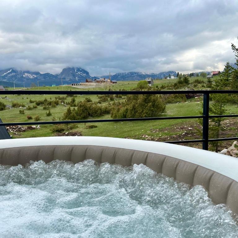 PeaksView Chalets - Two-Bedroom Chalet - 7