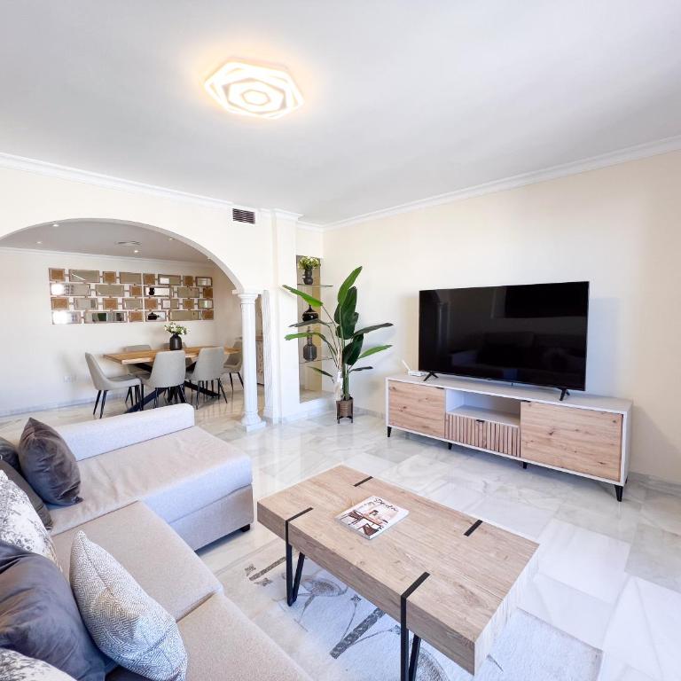 Apartment in Marbella Center with sea views - Three-Bedroom Apartment - 13