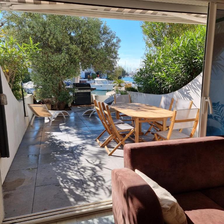 Marina Exceptionnelle - 8 pers - 120 m2 vue mer - Suites Parentales - Cinéma - Ponton - Villa - 52