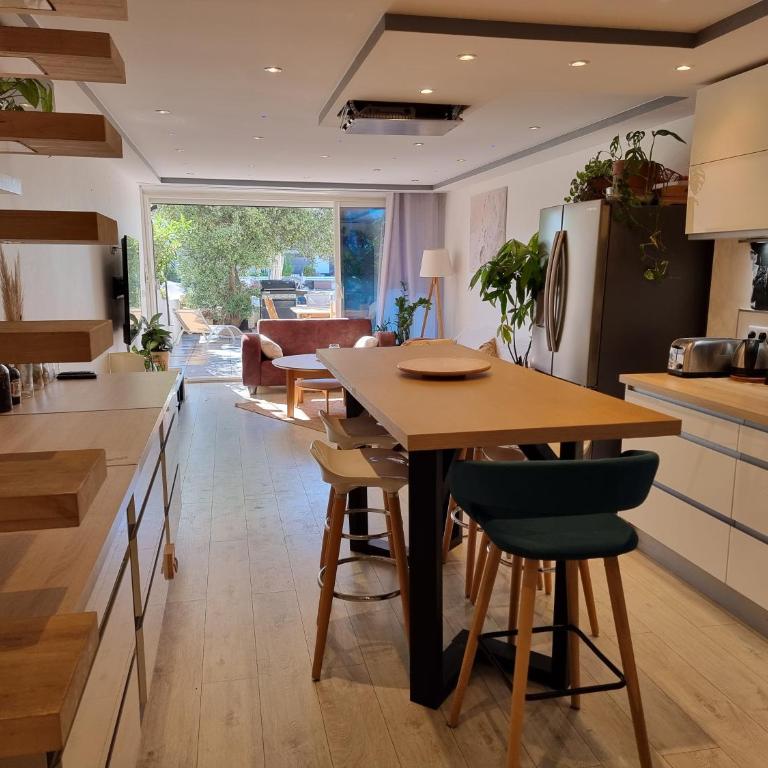 Marina Exceptionnelle - 8 pers - 120 m2 vue mer - Suites Parentales - Cinéma - Ponton - Villa - 46