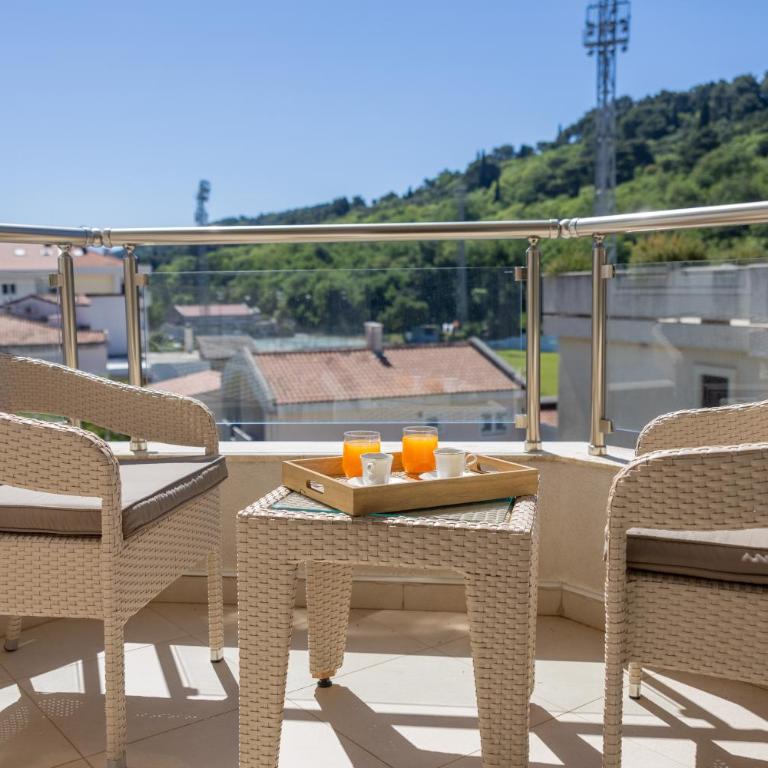 Apartments Del Mar - Comfort One Bedroom Apartment with Balcony - 15