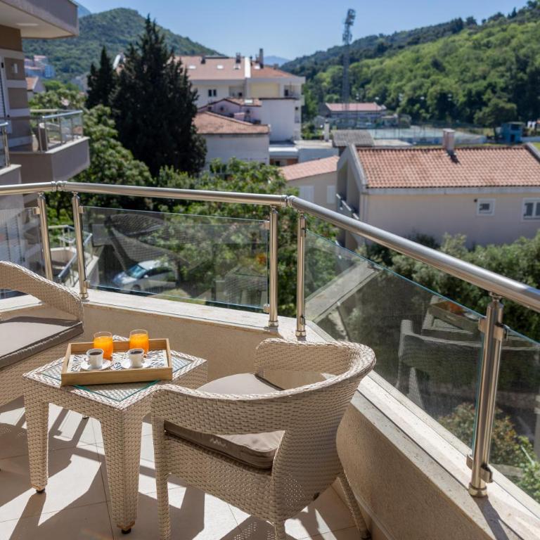 Apartments Del Mar - Comfort One Bedroom Apartment with Balcony - 16