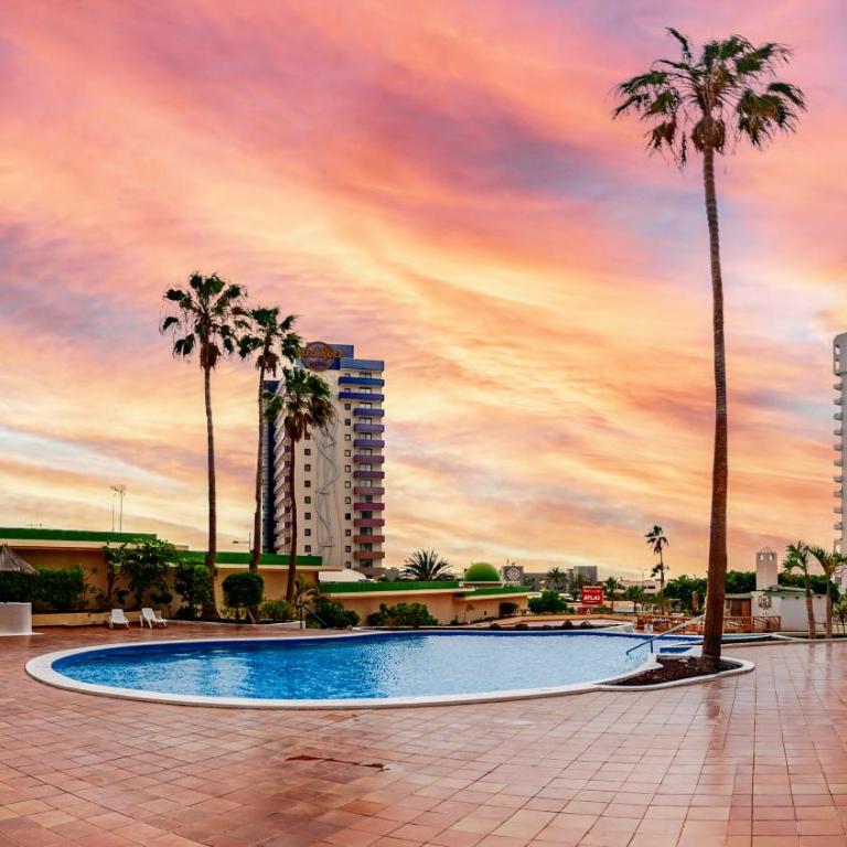 Sunny Vibes Apartment with Pool & Ocean Views - Apartamento de 2 dormitorios - 1