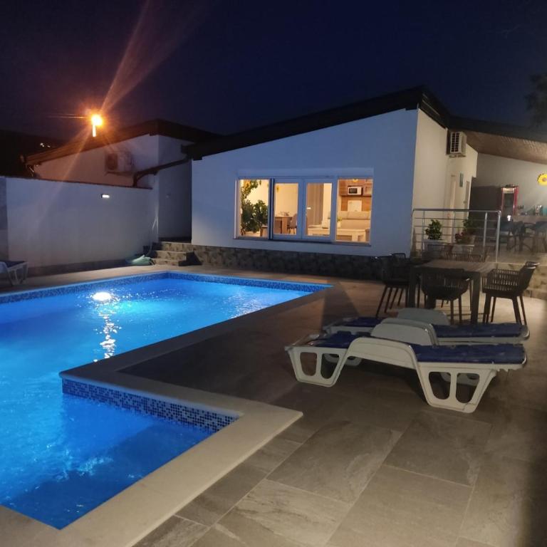Villa SUNFLOWER - Two-Bedroom Villa - 26