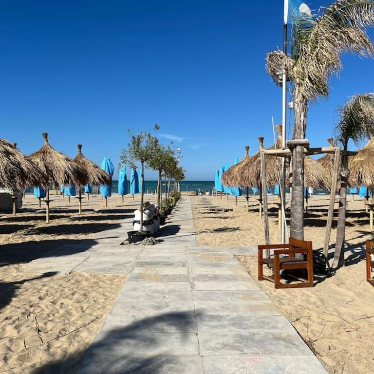 3 Esclusive Suite con Balconi a 350m dal Mare, Pescara Centro, Parcheggio Pubblico a 500m - Appartamento con 3 Camere da Letto - 48