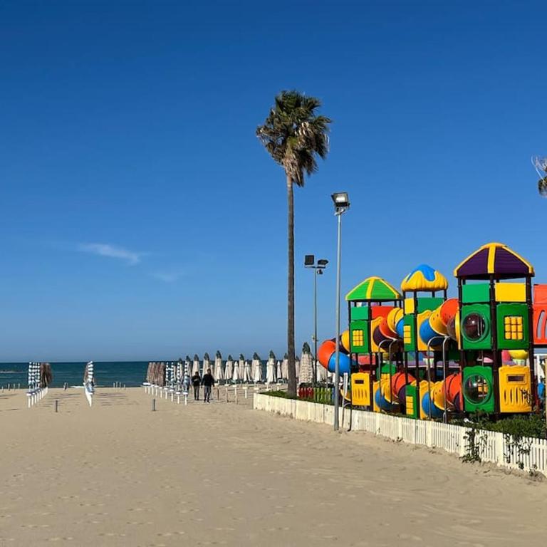3 Esclusive Suite con Balconi a 350m dal Mare, Pescara Centro, Parcheggio Pubblico a 500m - Appartamento con 3 Camere da Letto - 15
