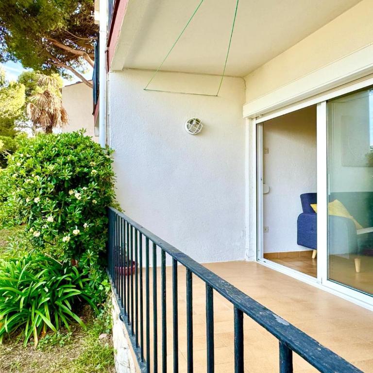 Apartment, short walk to the beach with aircon - Apartamento de 2 dormitorios con balcón y vistas al mar - 8