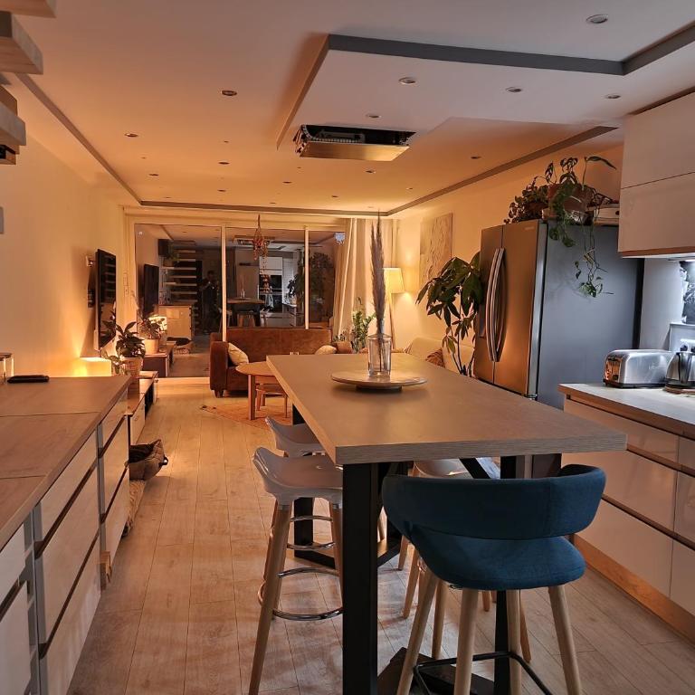 Marina Exceptionnelle - 8 pers - 120 m2 vue mer - Suites Parentales - Cinéma - Ponton - Villa - 48