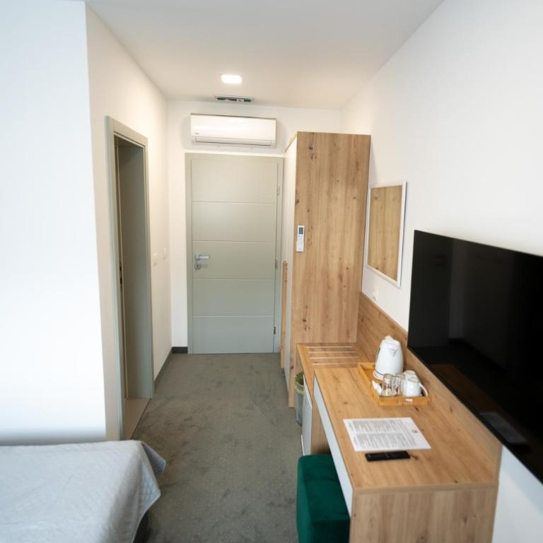 Imperial rooms - Deluxe Double or Twin Room - 19