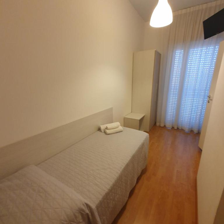 Hotel Kursaal - Camera Singola con Bagno Privato - 2