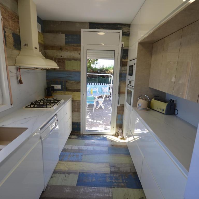 Golive Villa Bonita ONLY FAMILIES - Three-Bedroom Villa - 11