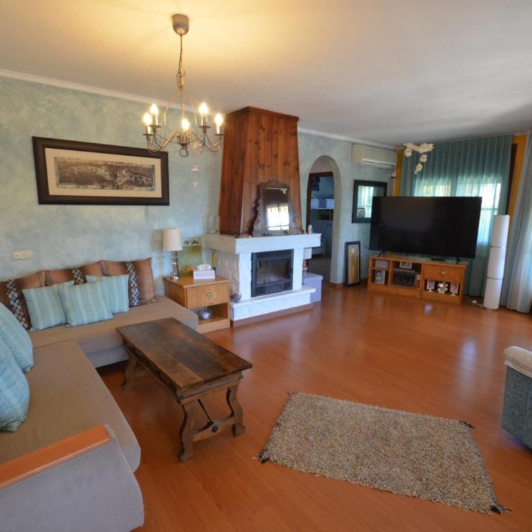 Golive Villa Bonita ONLY FAMILIES - Three-Bedroom Villa - 17