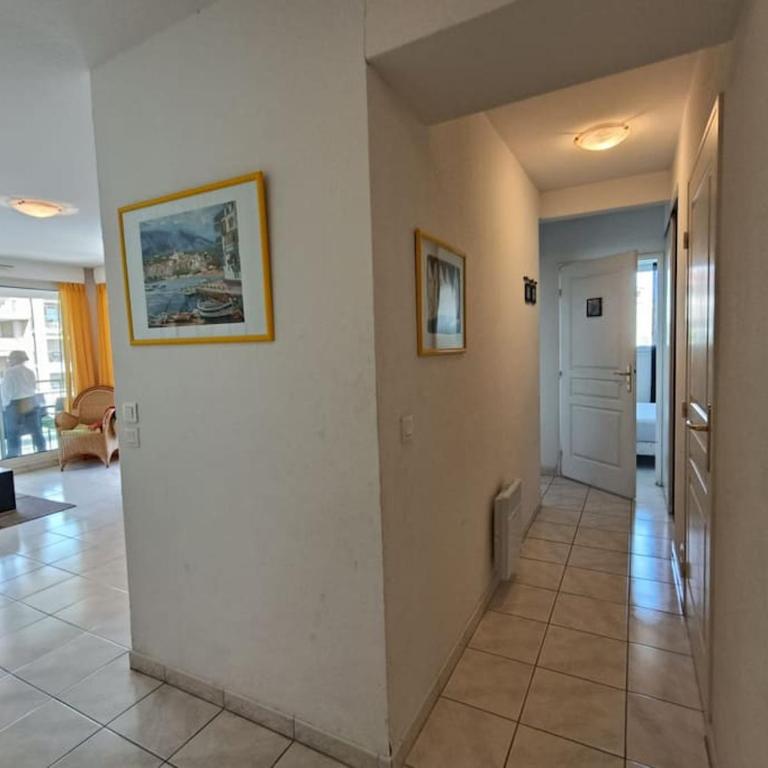 Les Calanques d'Azur - Three-Bedroom Apartment - 8