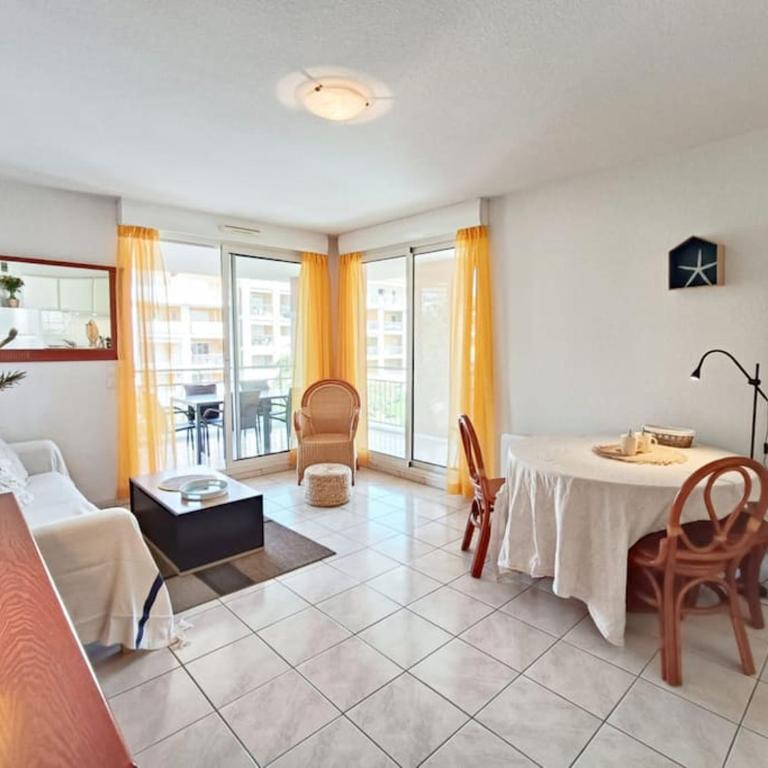 Les Calanques d'Azur - Three-Bedroom Apartment - 10
