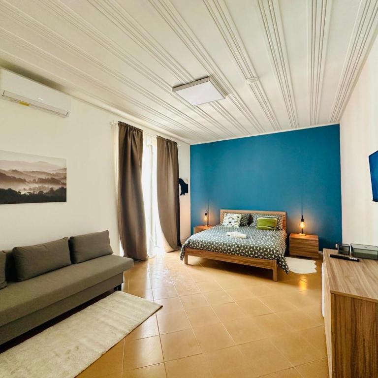 Sicilian Vibes House in Centro - Appartamento Premium con 3 Camere da Letto e Balcone - 1
