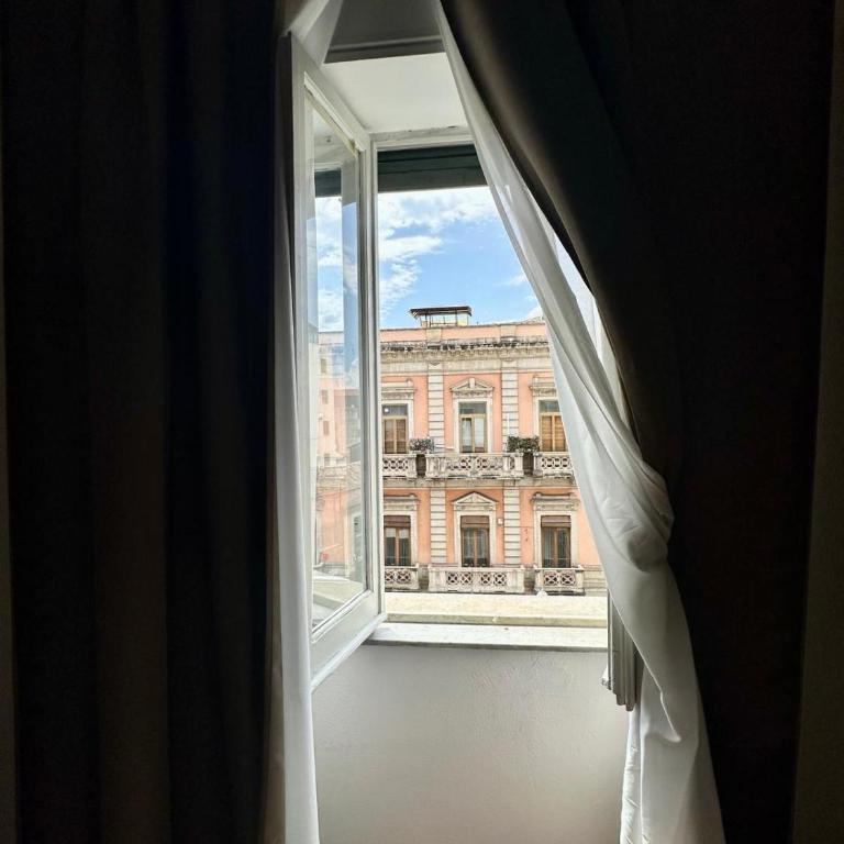 Sicilian Vibes House in Centro - Appartamento Premium con 3 Camere da Letto e Balcone - 10