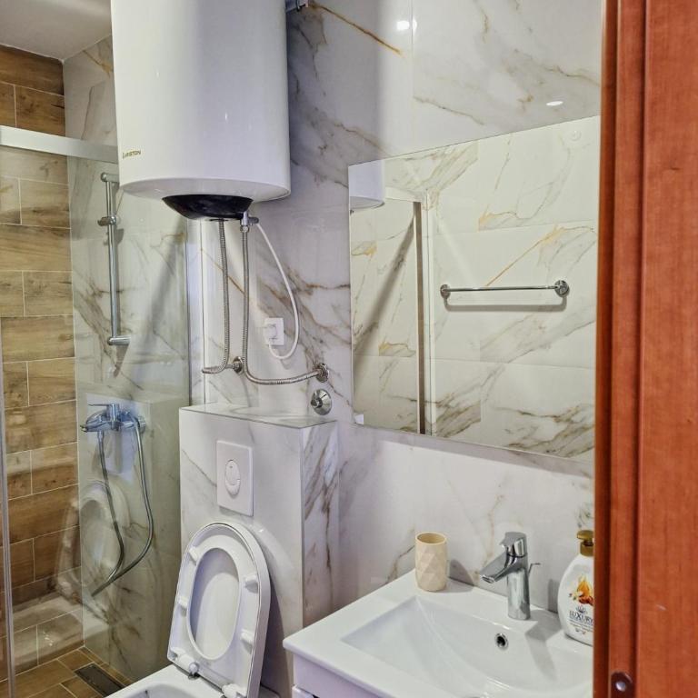 Apartmani Cupic - Apartman sa Balkonom - 12