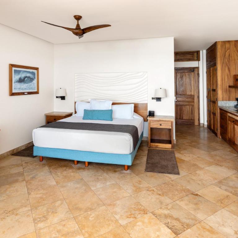 Cabo Surf Hotel - King Studio with Sofa Bed - 3