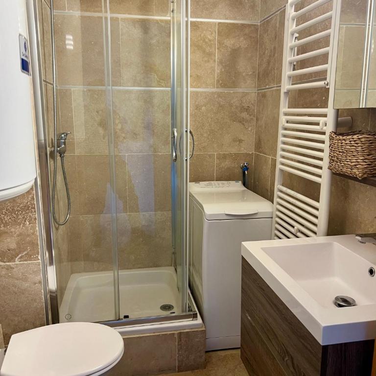 T3 les Angles entièrement rénové - Apartment mit 2 Schlafzimmern - 18