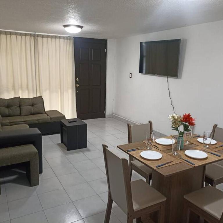 Amplio depto de 3 recámaras en colonia bohemia - Three-Bedroom Apartment - 1