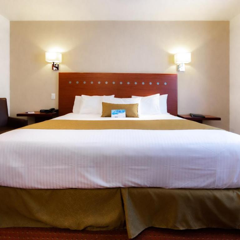 Comfort Inn Queretaro Tecnologico - King Room with No View - Non Smoking - 2