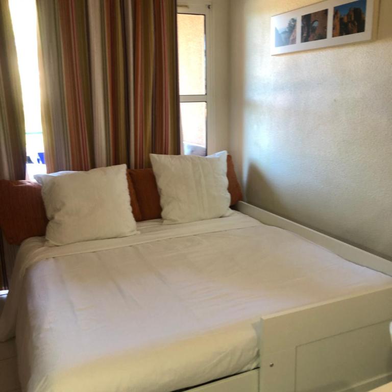 Appartement à Cap Estérel Village Pierre et Vacances Piscines et parking inclus - Studio - 8