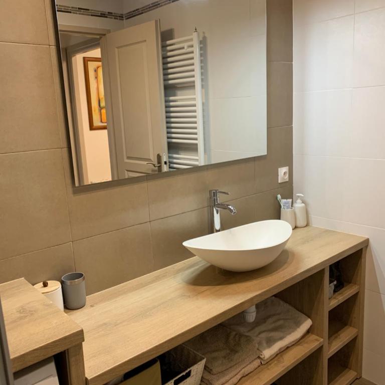Superbe 2 pièces moderne refait à neuf, PISCINE ! - Appartement 1 Chambre - 18