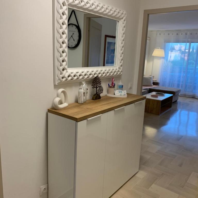 Superbe 2 pièces moderne refait à neuf, PISCINE ! - Appartement 1 Chambre - 14