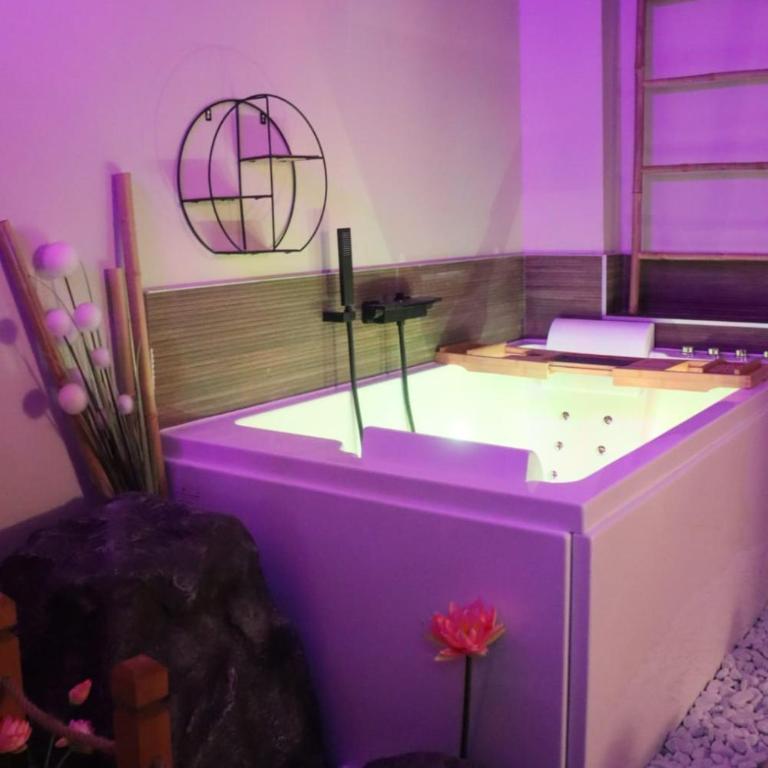 Loveroom Japon avec balnéothérapie - Apartment mit 1 Schlafzimmer - 29