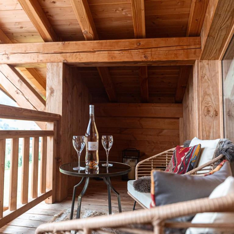 Luxury Megève Chalet, sleeps 8 with Mountain Views and Jacuzzi - Chalet - 23