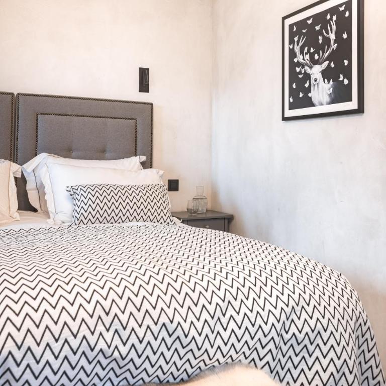 Luxury Megève Chalet, sleeps 8 with Mountain Views and Jacuzzi - Chalet - 22