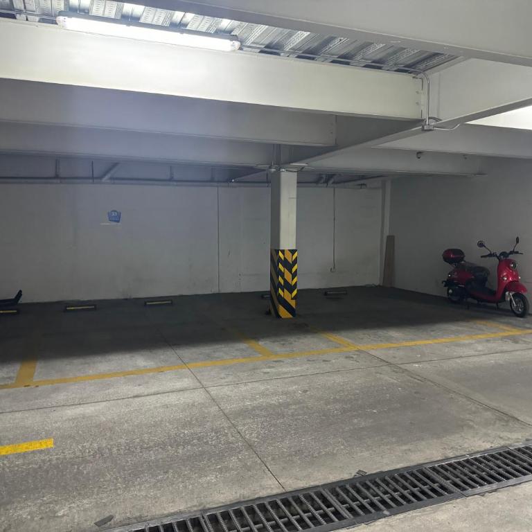 Maravilloso departamento con moto electricá - Apartamento de 2 dormitorios - 16