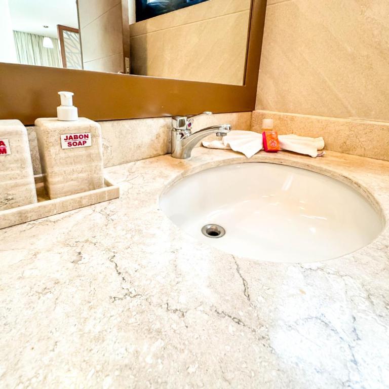 Grand Fifty Suites - Suite Confort - 10