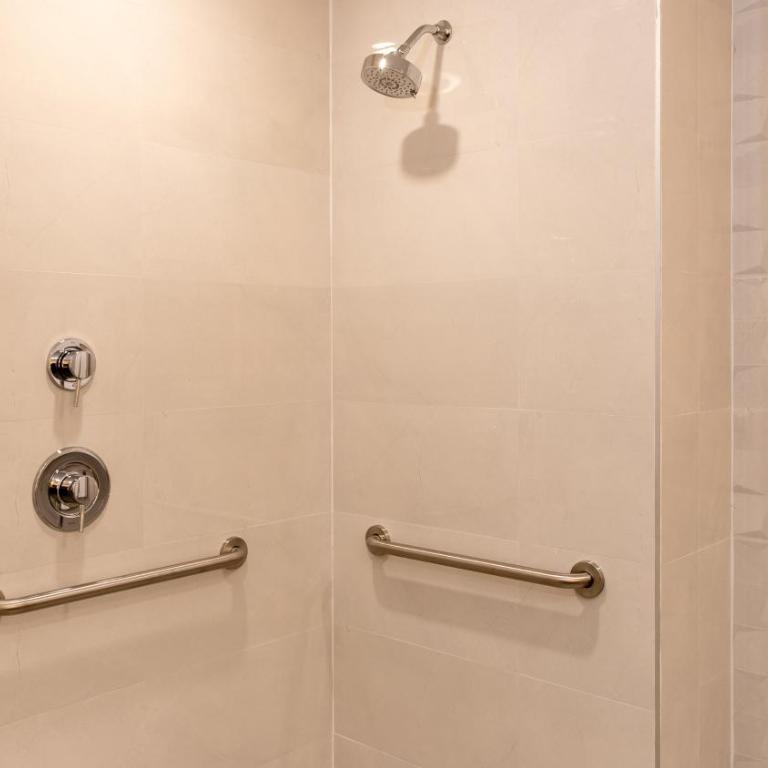 Holiday Inn Express & Suites - Tijuana Otay by IHG - Standard King Room - Accessible - 7