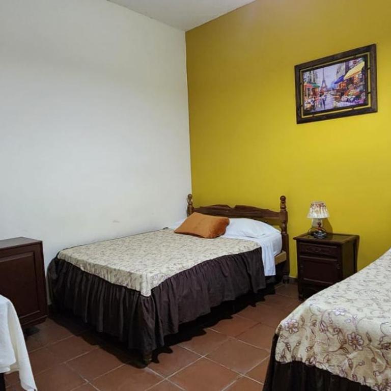 HOSTAL BOLIVIA EN YACUIBA - Habitación Triple Estándar - 1