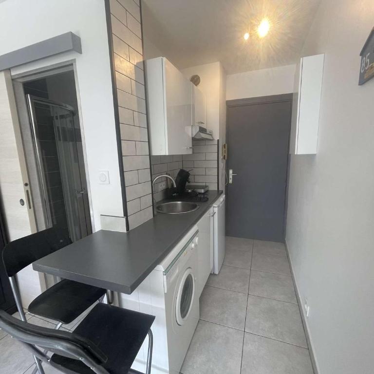 Studio bord de mer La Favière avec parking privatif - FR-1-308-196 - Studio - 2