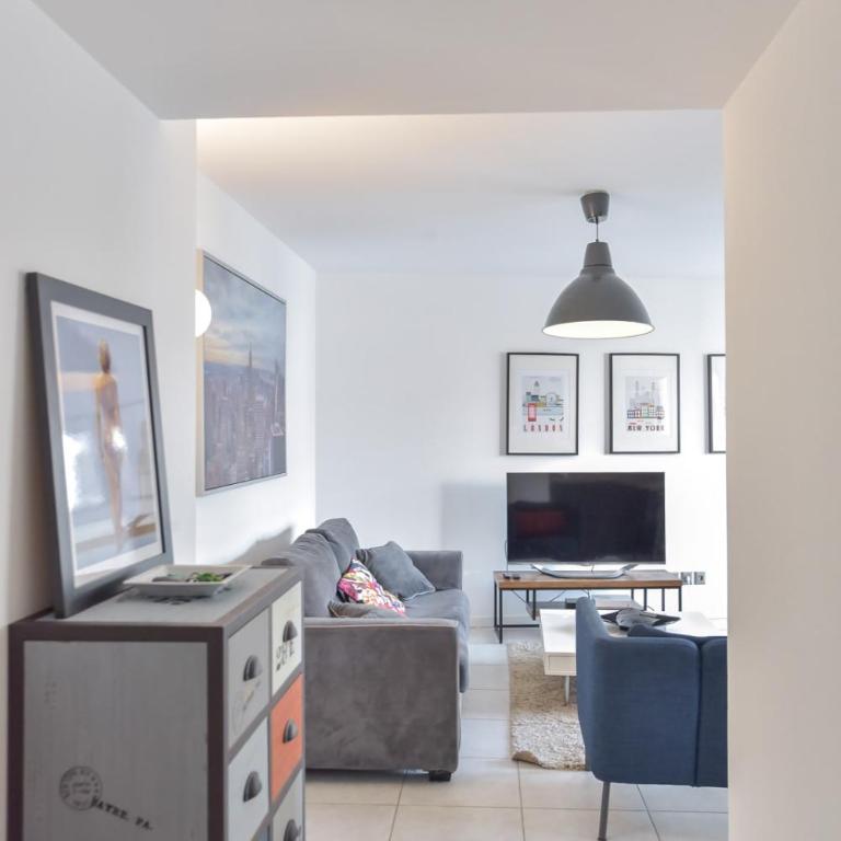 Modern apartment with swimming pool - Appartement - 12