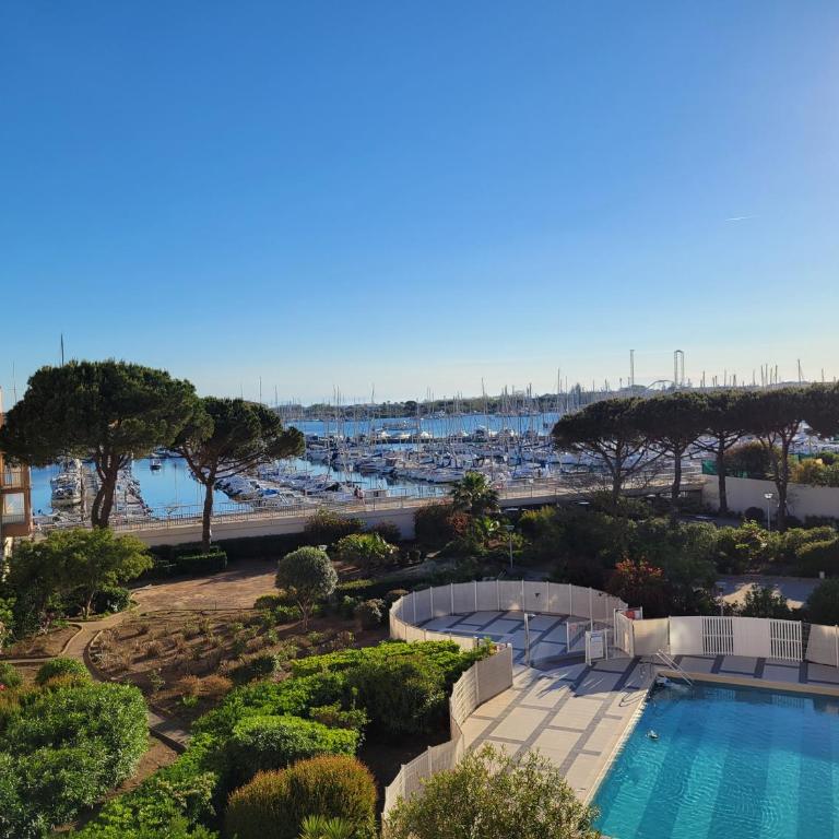 Studio-2 Personnes-Résidence Le Pharo, Vue Piscine Port - Studio - Vue sur Mer - 2
