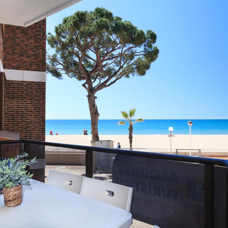 UHC Mexico Family Apartments - Two-Bedroom Apartment - 2