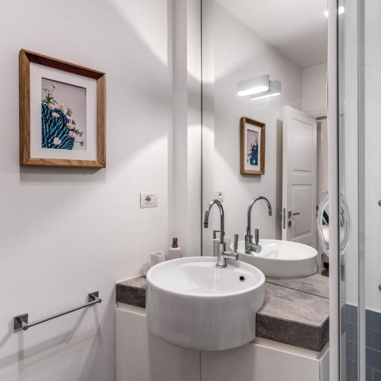 Le Sirene Boutique Apartment - Sofia Apartments - Two-Bedroom House - 2