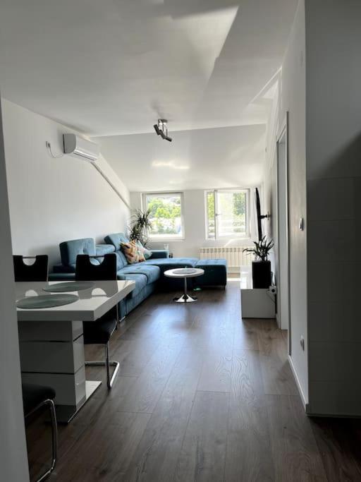 Yulia's apartment - Apartman sa 1 Spavaćom Sobom - 3