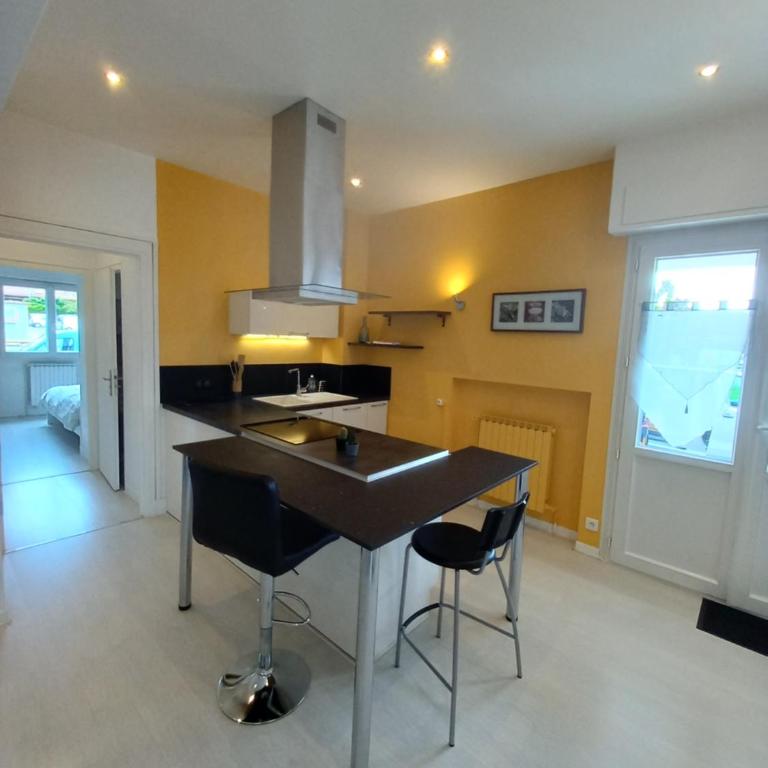 Aix-les-bains centre, 2 ch, 4 pers, climatisé - Room #1183923601 - 1
