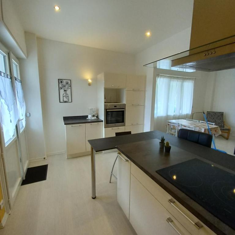 Aix-les-bains centre, 2 ch, 4 pers, climatisé - Room #1183923601 - 7