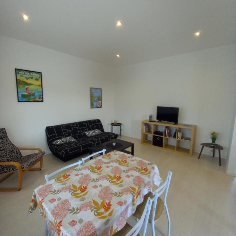 Aix-les-bains centre, 2 ch, 4 pers, climatisé - Room #1183923601 - 13